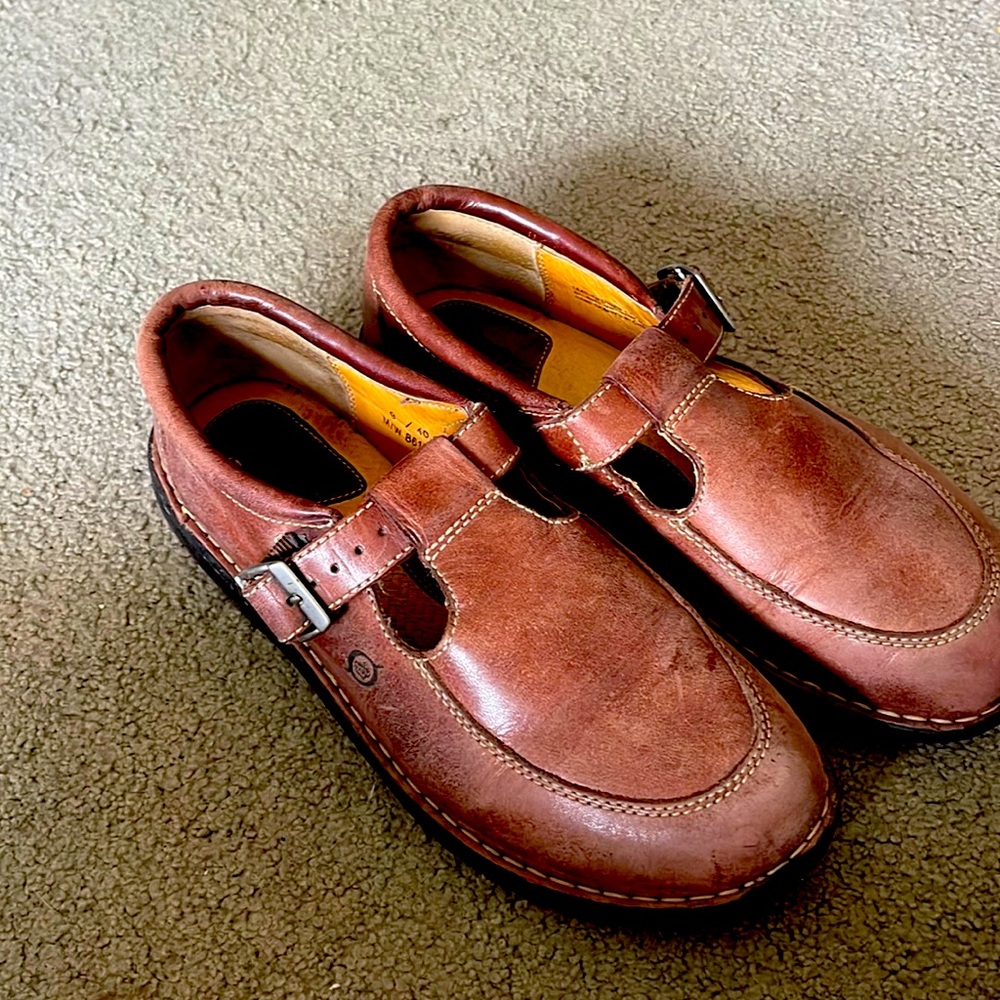 Born slip on and buckle dress shoes! Great shape!